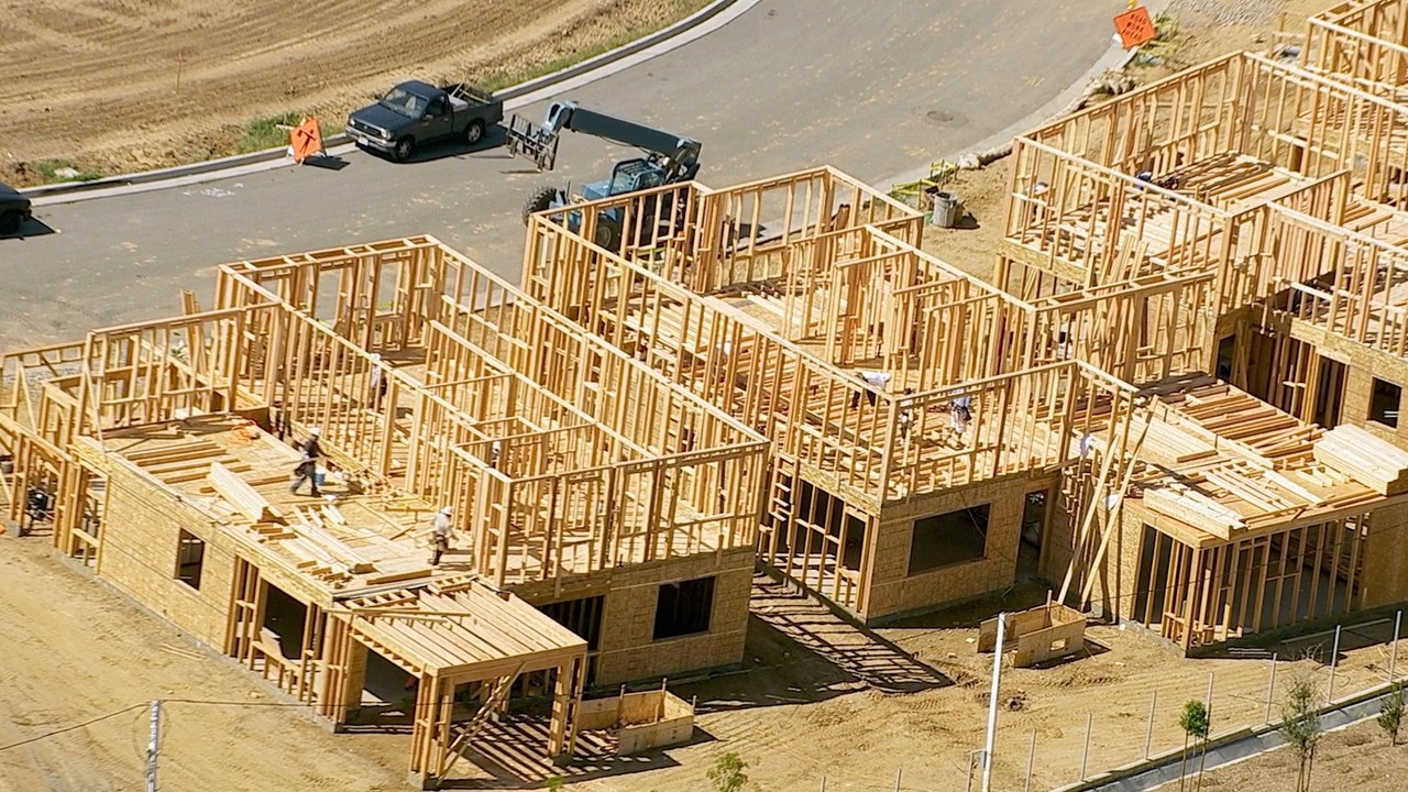 Renovo ad still